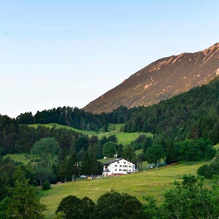 Rifugio Monte Baldo 호텔 아비오 외부 사진