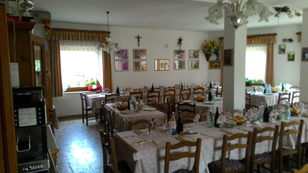 Rifugio Monte Baldo 호텔 아비오 객실 사진