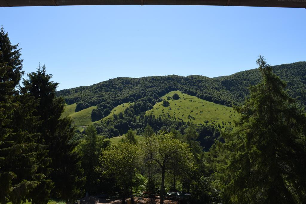 Rifugio Monte Baldo 호텔 아비오 외부 사진