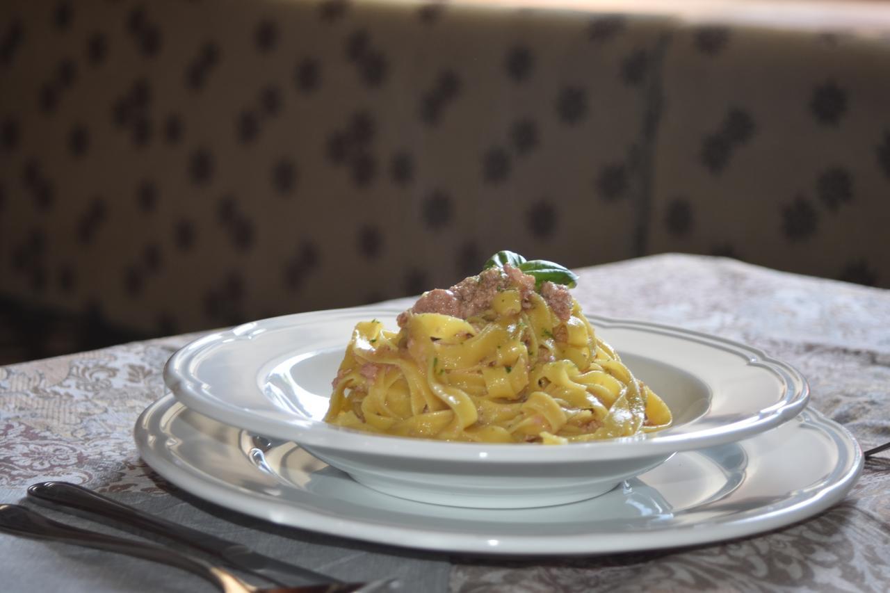 Rifugio Monte Baldo 호텔 아비오 외부 사진