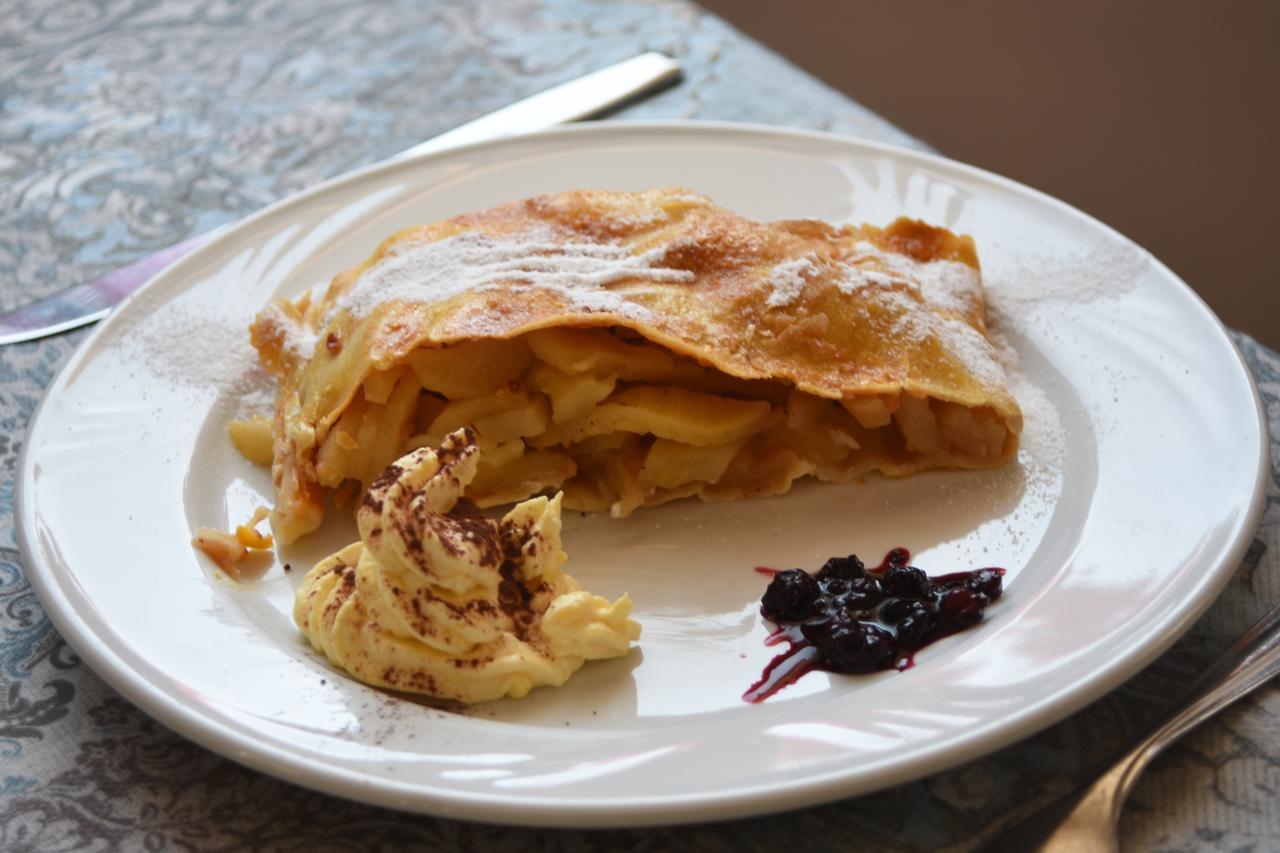 Rifugio Monte Baldo 호텔 아비오 외부 사진