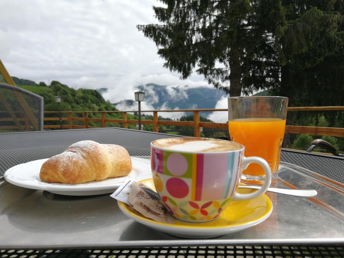 Rifugio Monte Baldo 호텔 아비오 외부 사진