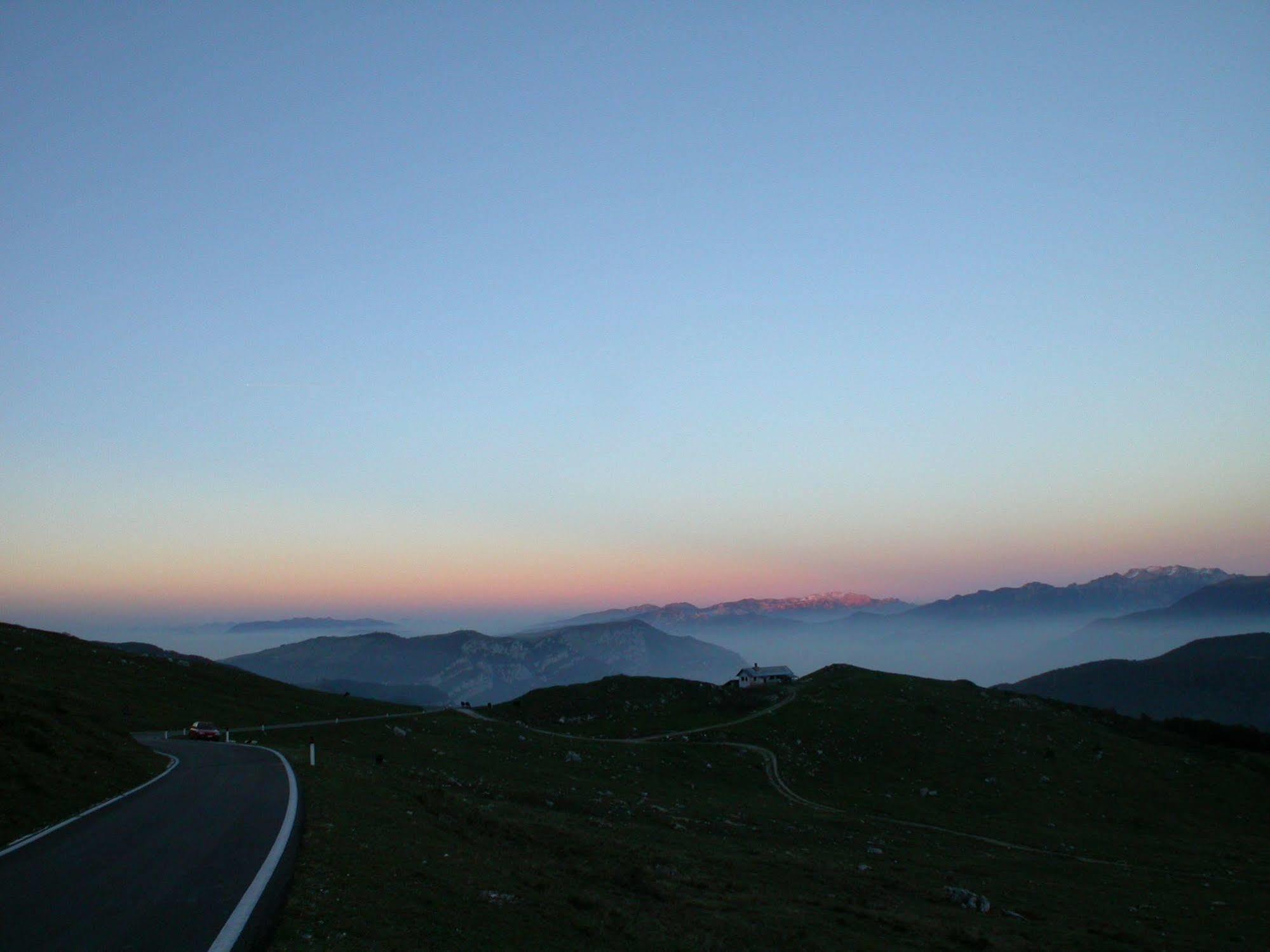 Rifugio Monte Baldo 호텔 아비오 외부 사진