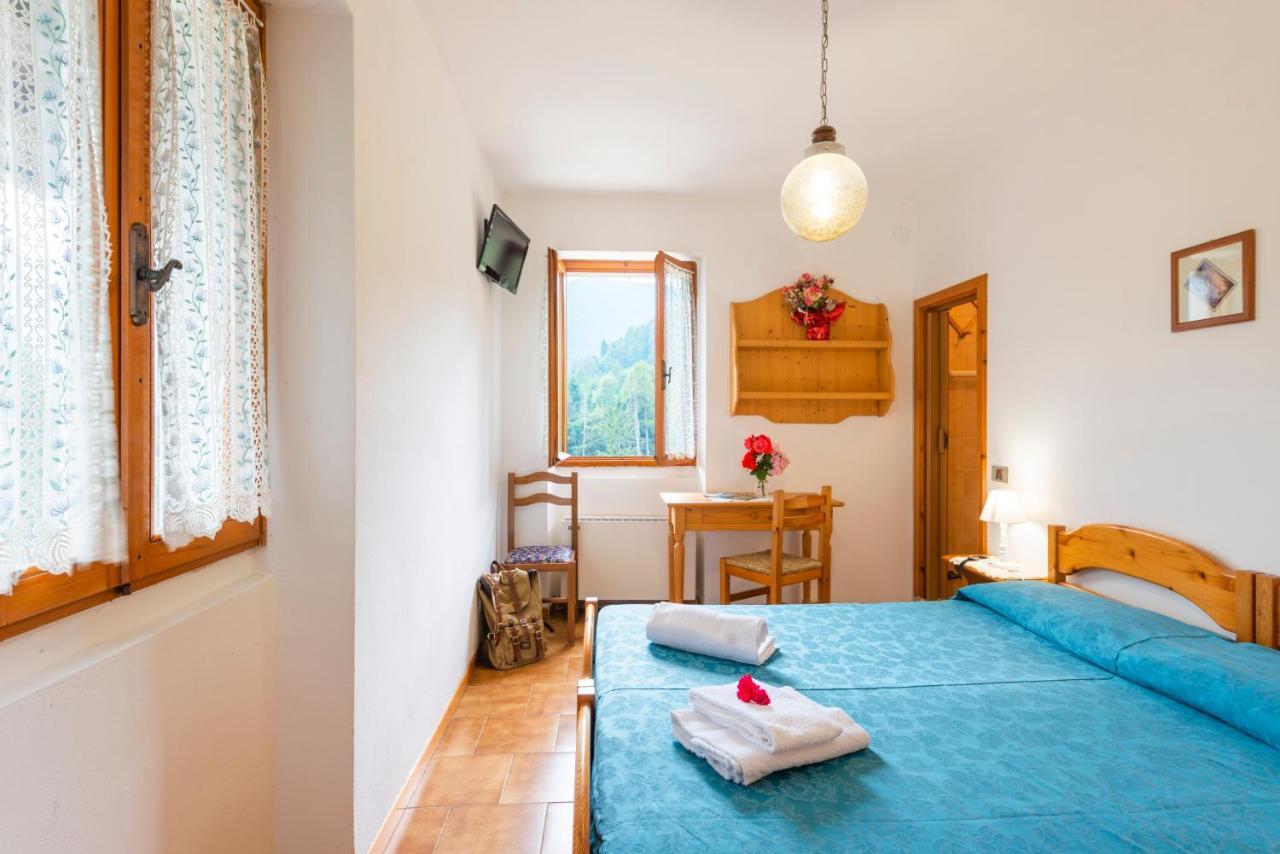 Rifugio Monte Baldo 호텔 아비오 외부 사진