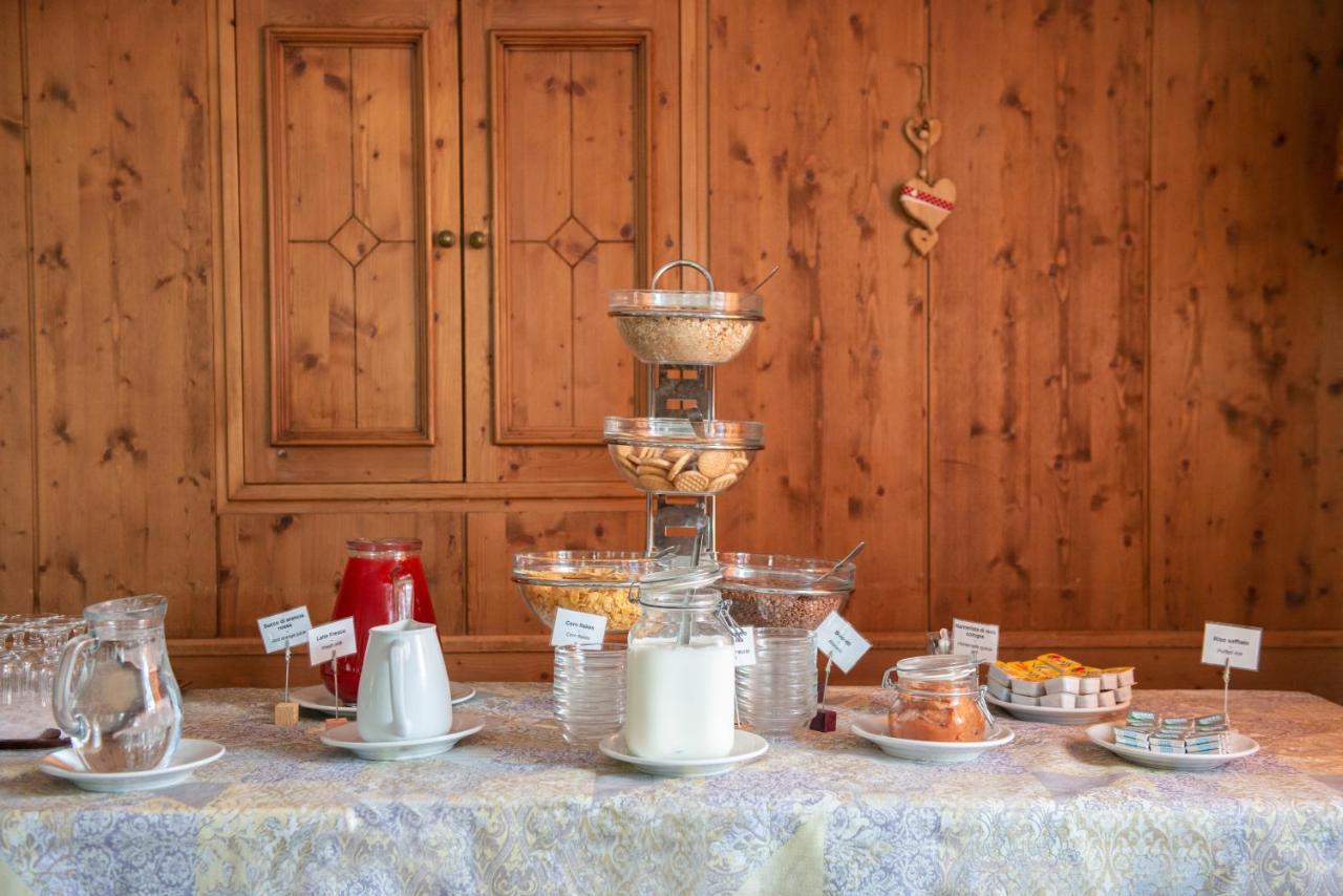 Rifugio Monte Baldo 호텔 아비오 외부 사진