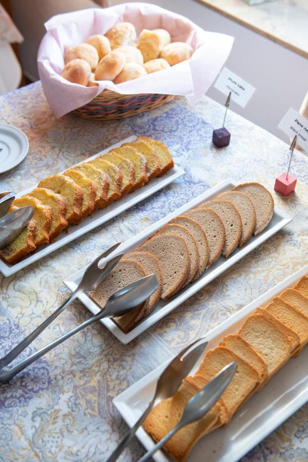 Rifugio Monte Baldo 호텔 아비오 외부 사진